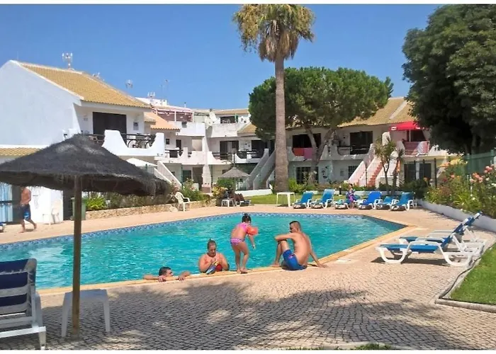 Casa Bela - Zona Calma E Com Piscina Lägenhet