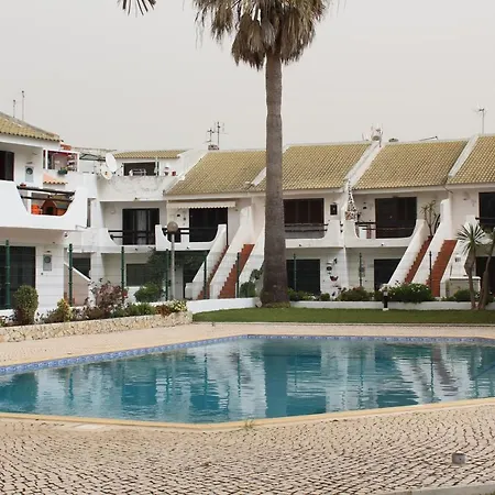 Casa Bela - Zona Calma E Com Piscina Apartman *