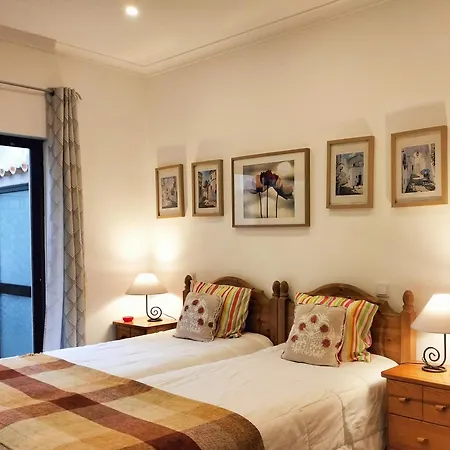 Casa Bela - Zona Calma E Com Piscina